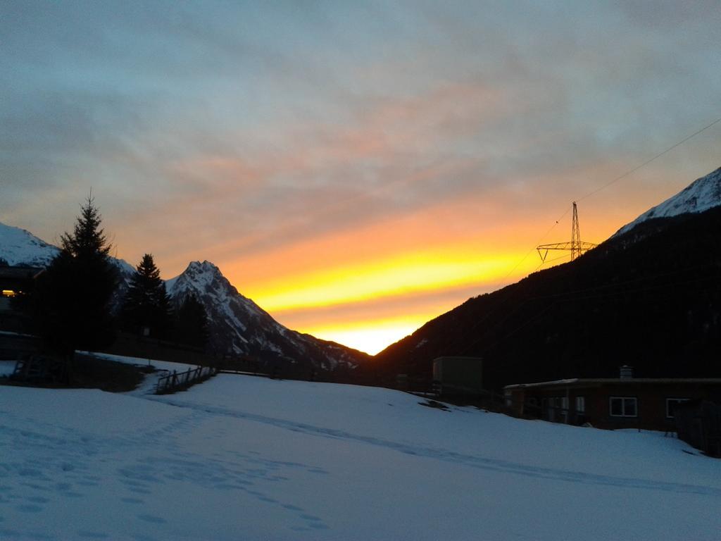 Haus Mattle Apartment Pettneu am Arlberg Exterior foto