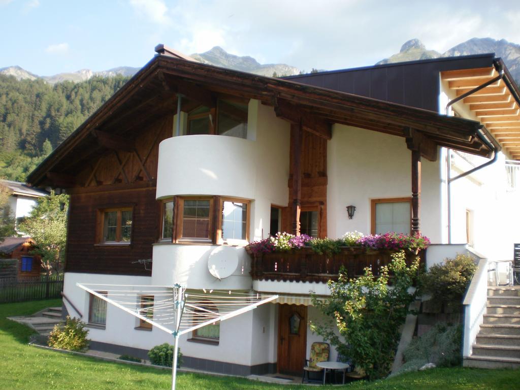 Haus Mattle Apartment Pettneu am Arlberg Cameră foto