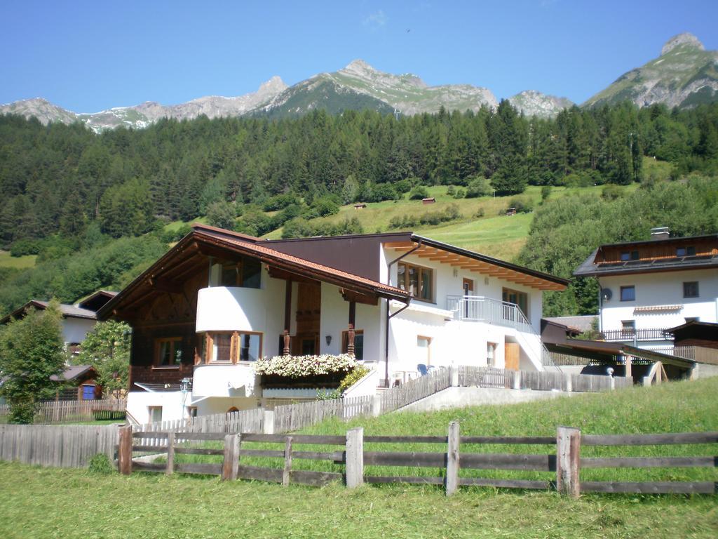 Haus Mattle Apartment Pettneu am Arlberg Cameră foto